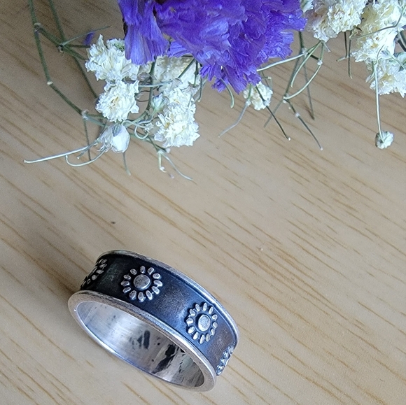 vintage 925 Jewelry - Vintage 925 Sterling Silver MEXICO.Floral Band Ring. SIZE 6 1/2.